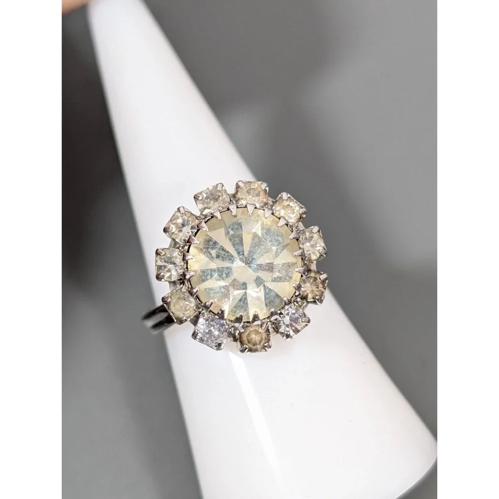 Vintage Emmons Cocktail Ring Silver Tone Round Rhinestone‎ Bold Size 7 Adjusts